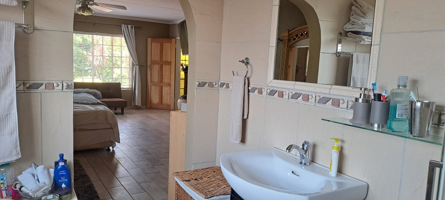 4 Bedroom Property for Sale in Kenleaf Gauteng