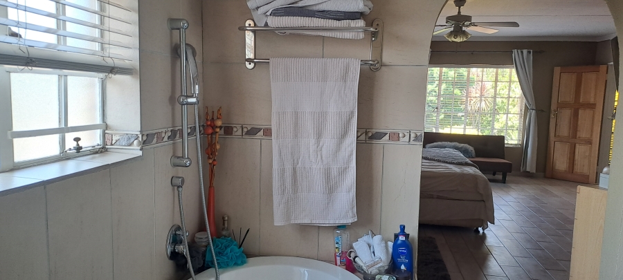 4 Bedroom Property for Sale in Kenleaf Gauteng