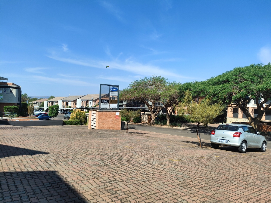 Commercial Property for Sale in Silver Lakes Gauteng