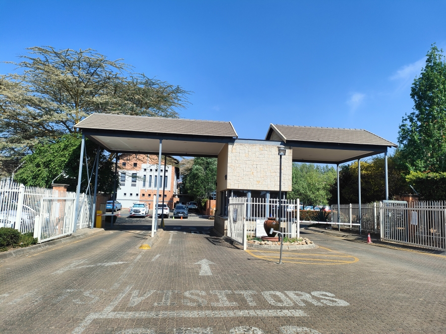 Commercial Property for Sale in Silver Lakes Gauteng