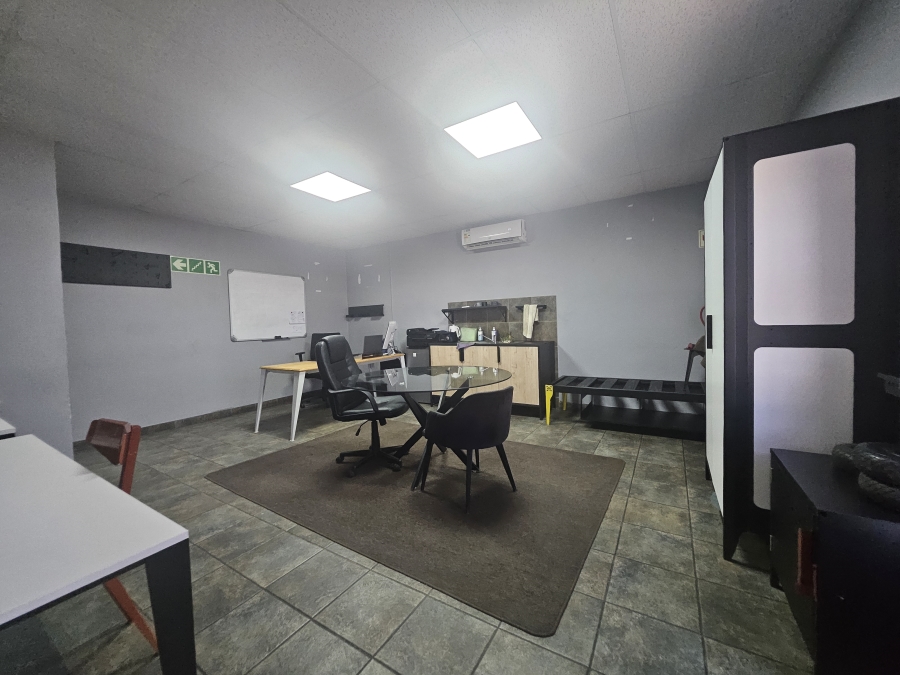 To Let commercial Property for Rent in Knoppieslaagte Gauteng