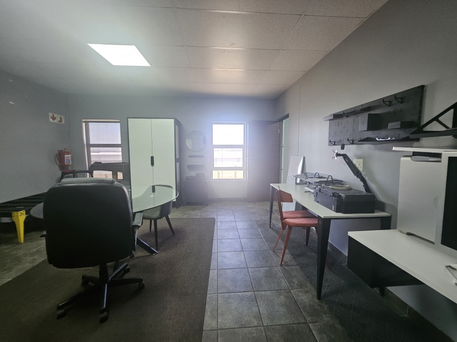 To Let commercial Property for Rent in Knoppieslaagte Gauteng