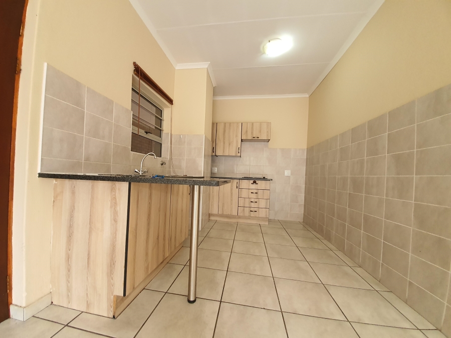 To Let 2 Bedroom Property for Rent in Radiokop Gauteng