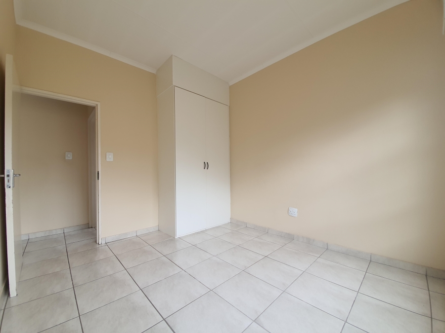 To Let 2 Bedroom Property for Rent in Radiokop Gauteng