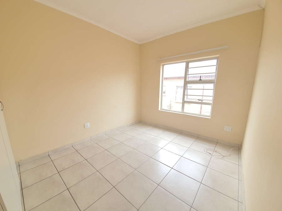 To Let 2 Bedroom Property for Rent in Radiokop Gauteng