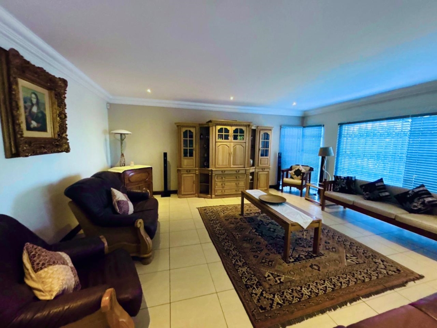 8 Bedroom Property for Sale in Poortview Gauteng