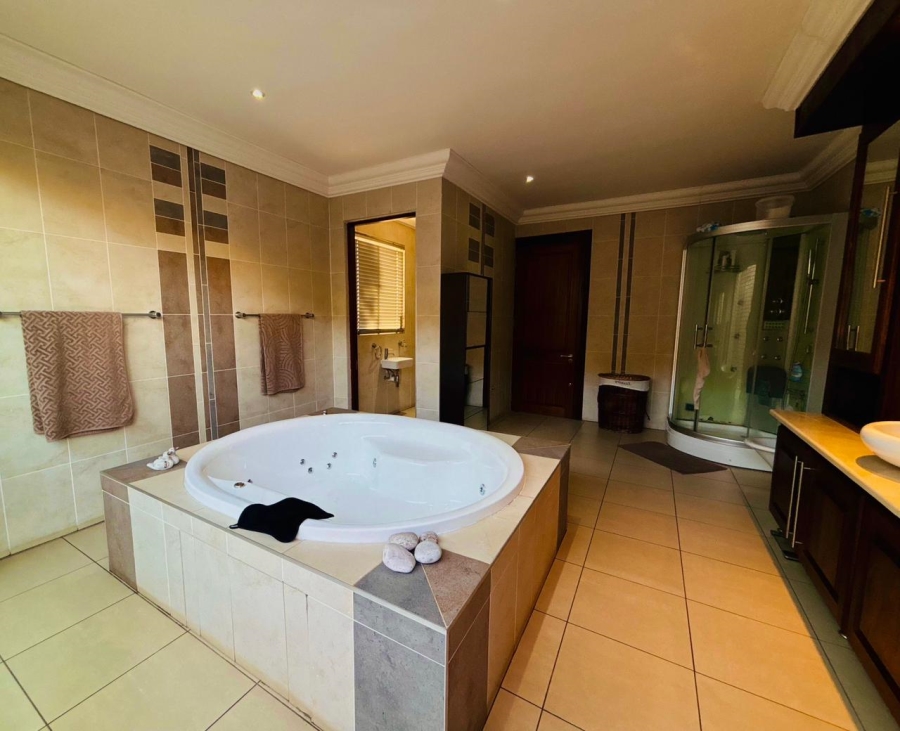 8 Bedroom Property for Sale in Poortview Gauteng