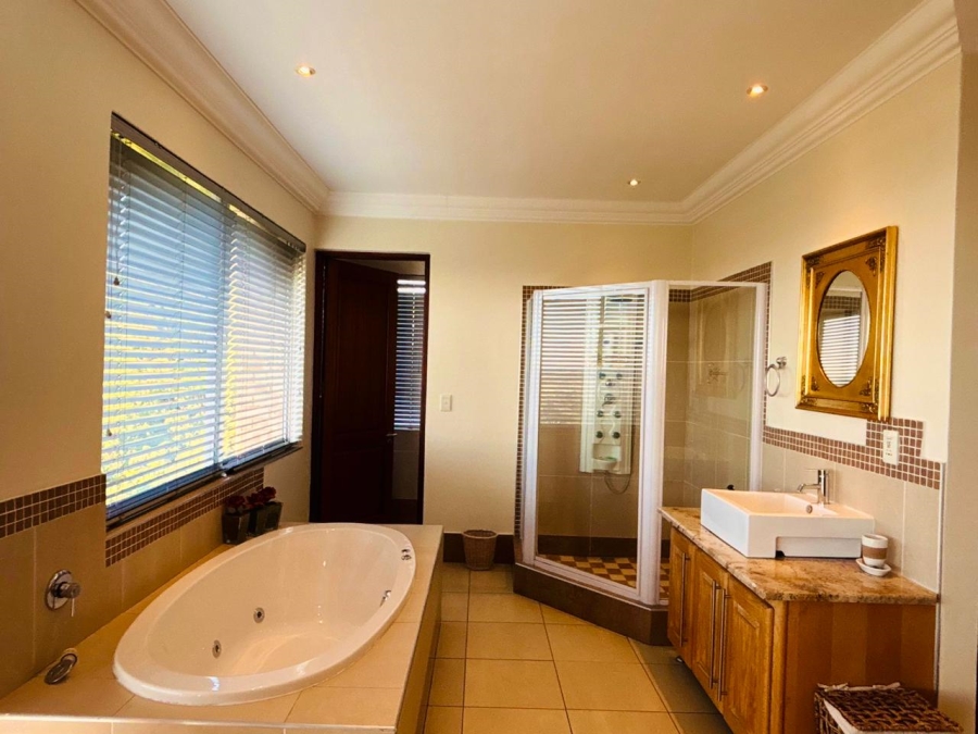 8 Bedroom Property for Sale in Poortview Gauteng