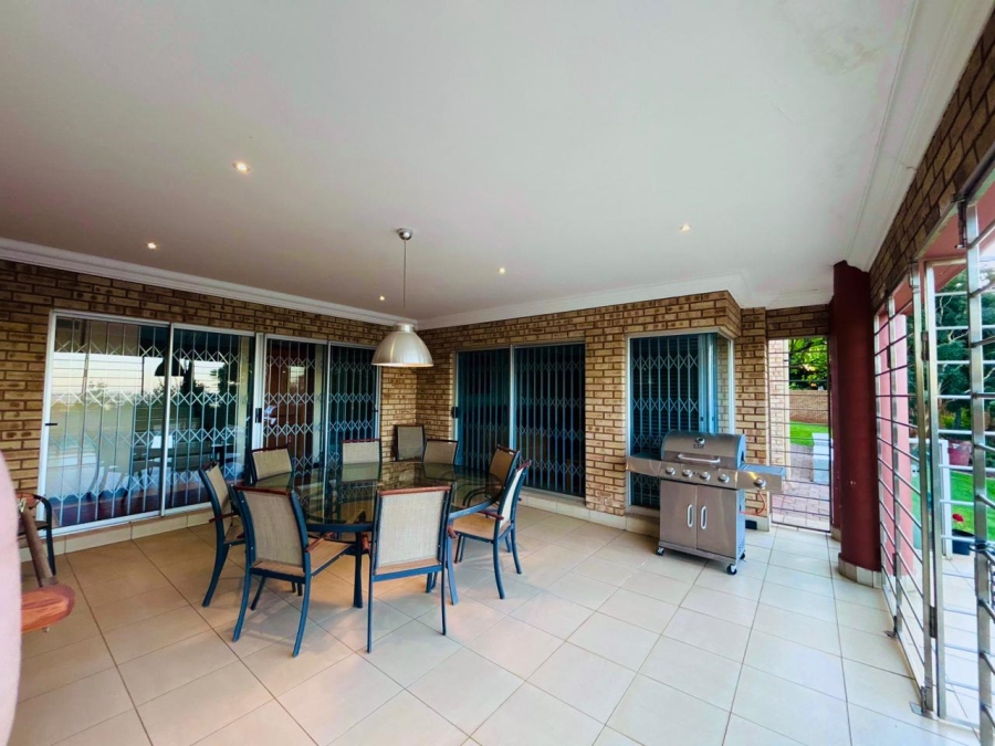 8 Bedroom Property for Sale in Poortview Gauteng