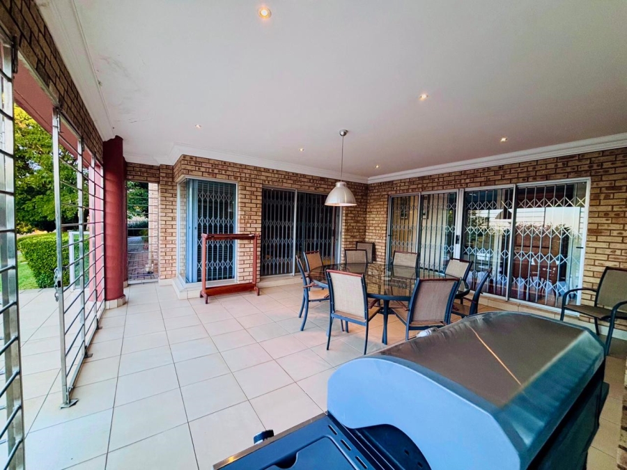 8 Bedroom Property for Sale in Poortview Gauteng