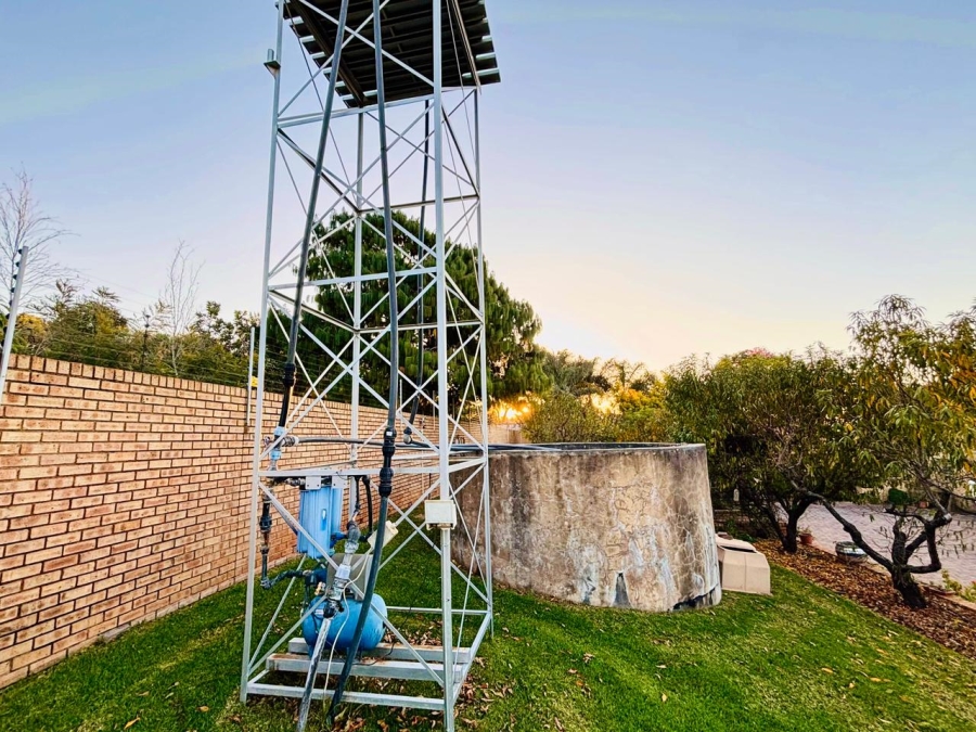8 Bedroom Property for Sale in Poortview Gauteng