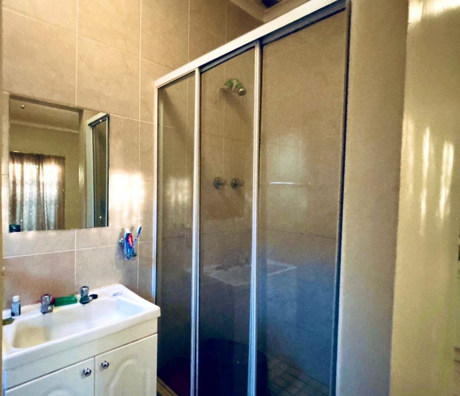 8 Bedroom Property for Sale in Poortview Gauteng