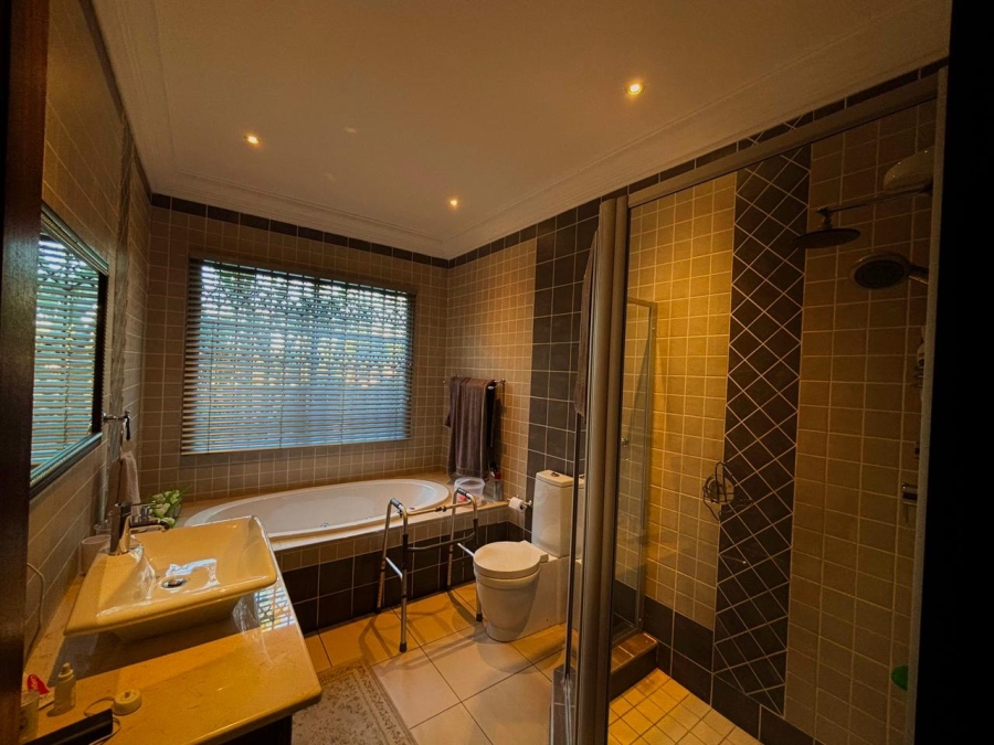 8 Bedroom Property for Sale in Poortview Gauteng