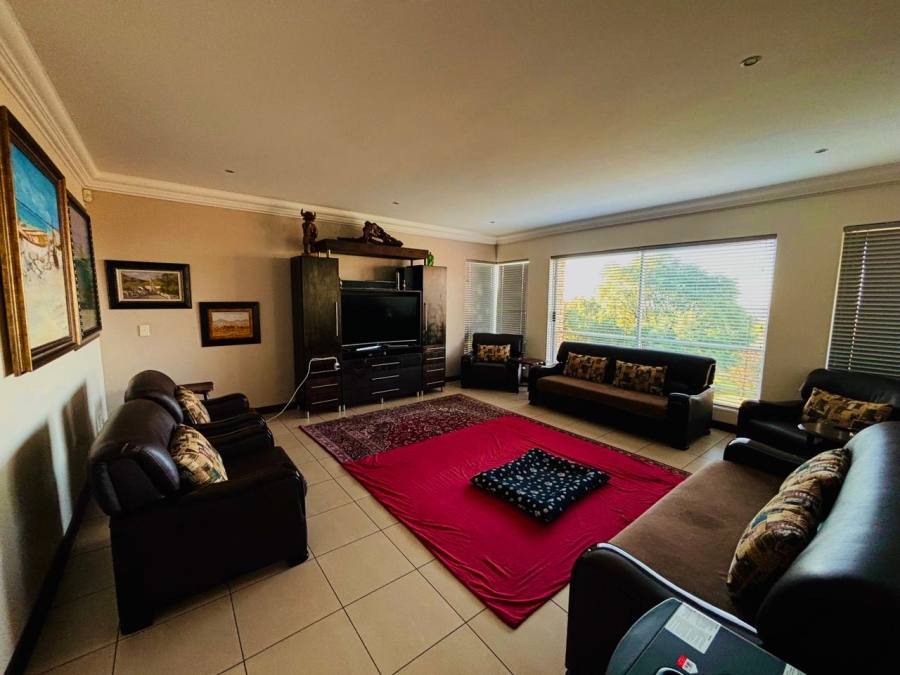 8 Bedroom Property for Sale in Poortview Gauteng