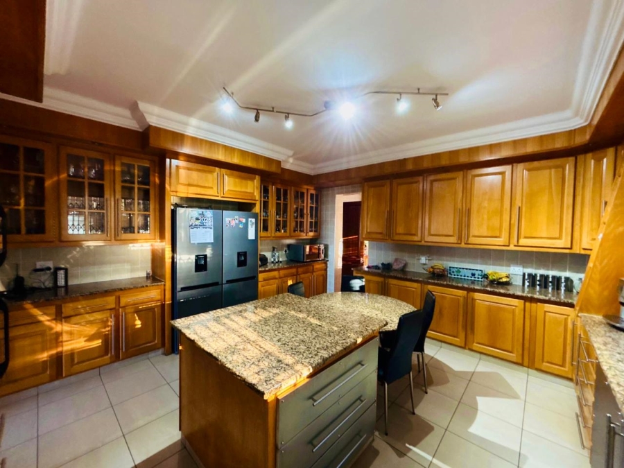 8 Bedroom Property for Sale in Poortview Gauteng