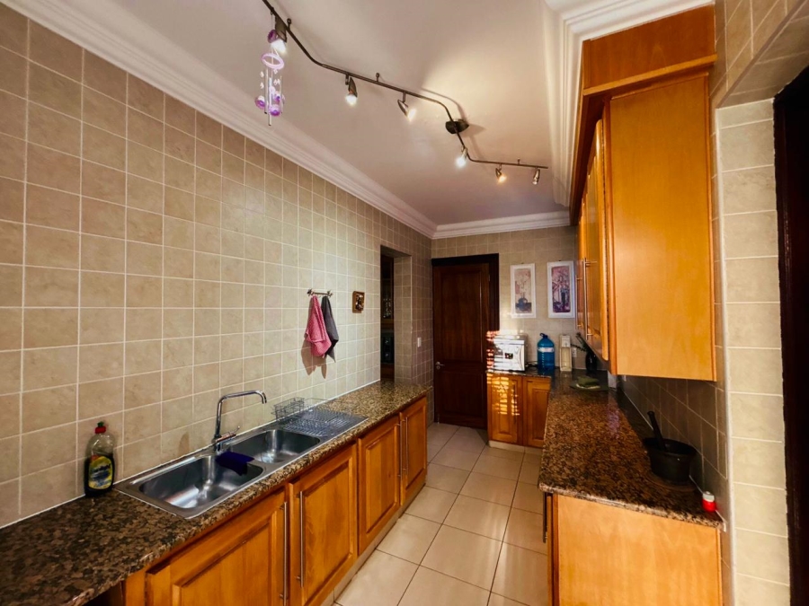 8 Bedroom Property for Sale in Poortview Gauteng