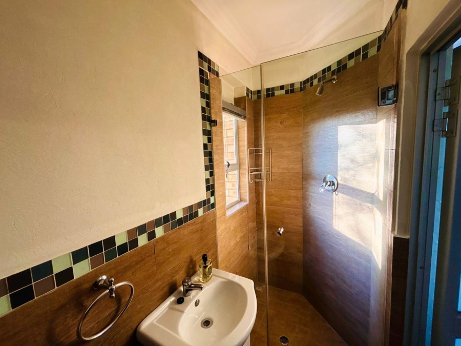 8 Bedroom Property for Sale in Poortview Gauteng