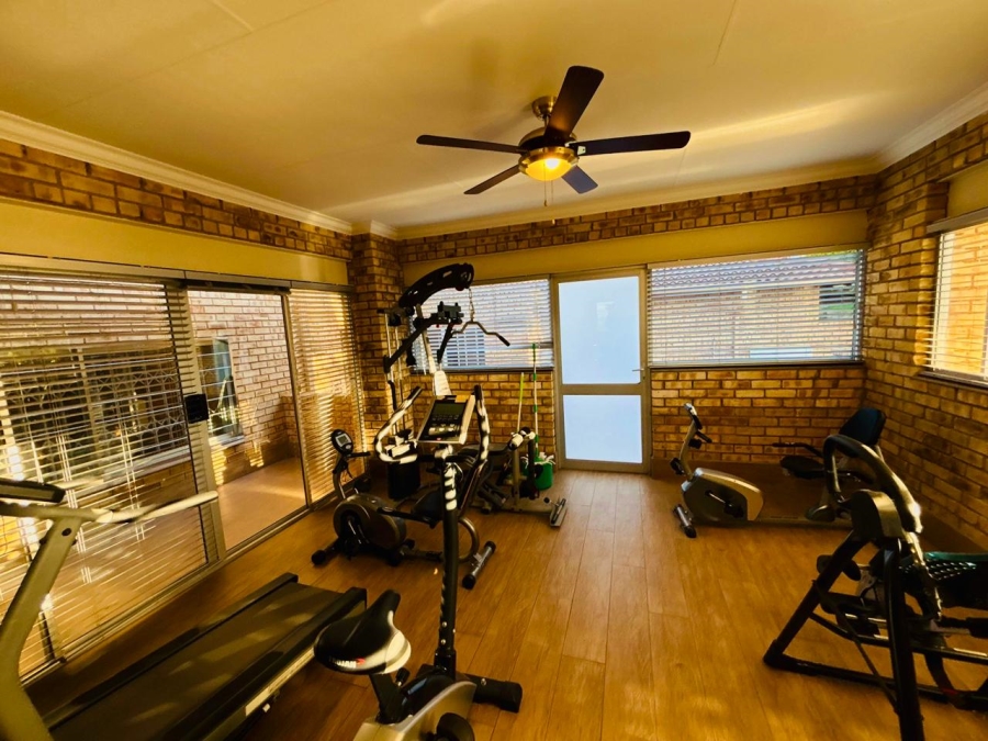 8 Bedroom Property for Sale in Poortview Gauteng