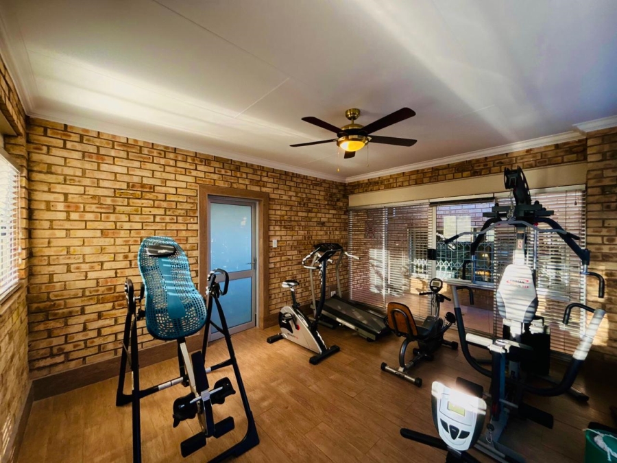 8 Bedroom Property for Sale in Poortview Gauteng