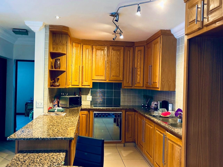 8 Bedroom Property for Sale in Poortview Gauteng