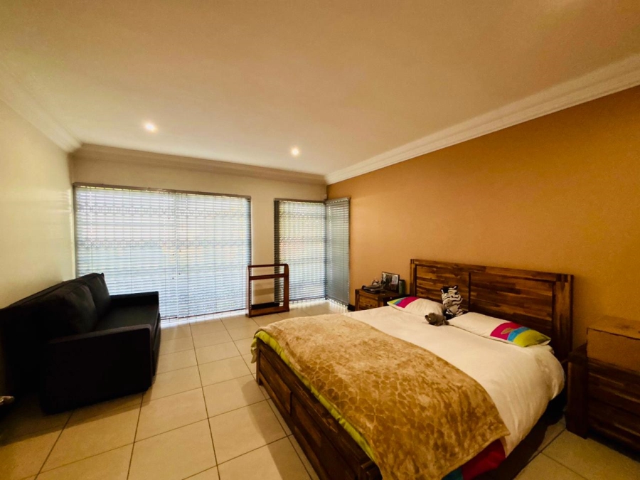 8 Bedroom Property for Sale in Poortview Gauteng