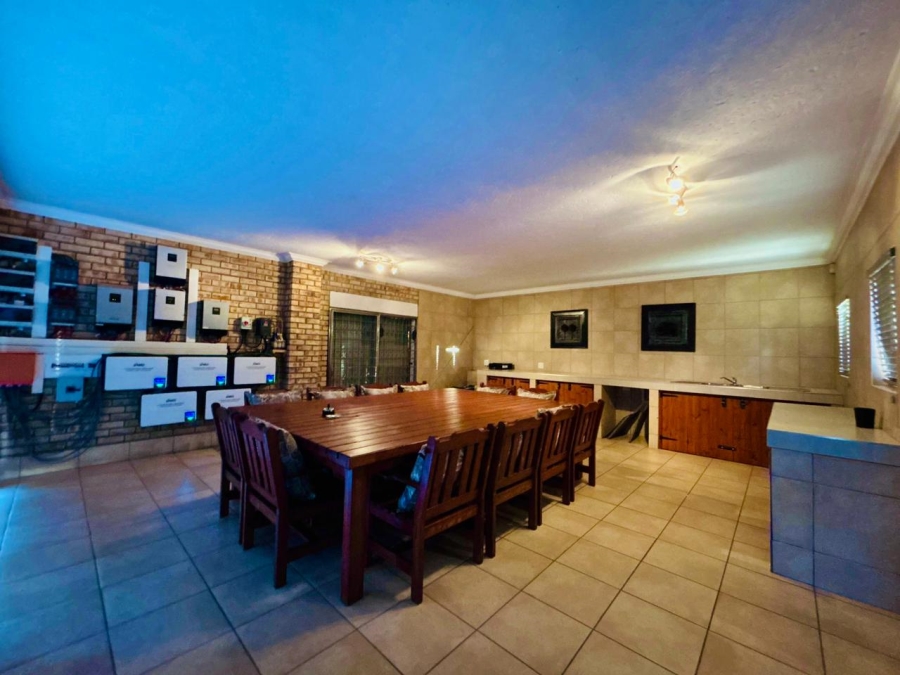8 Bedroom Property for Sale in Poortview Gauteng