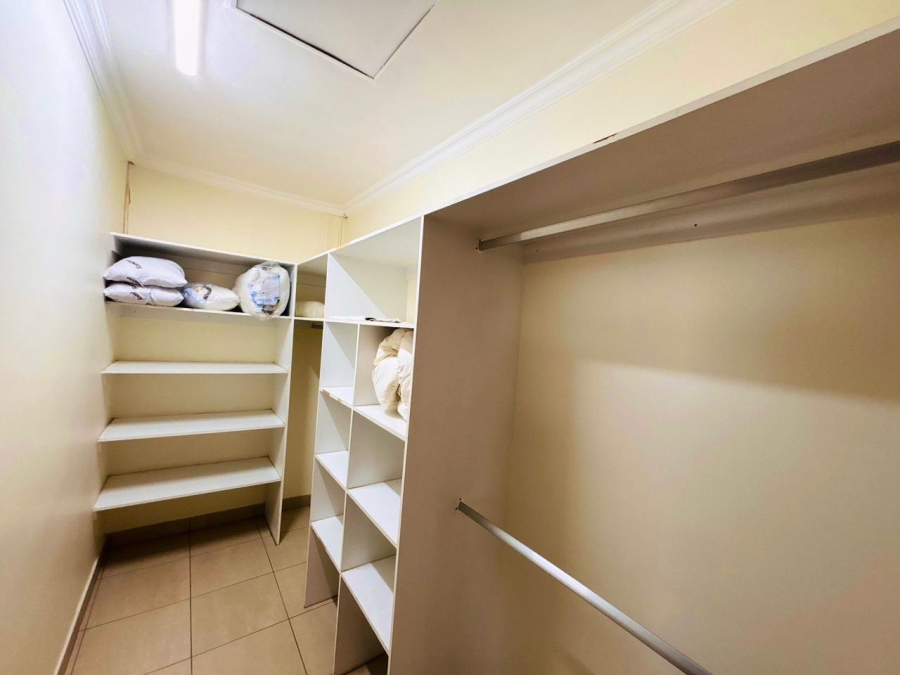 8 Bedroom Property for Sale in Poortview Gauteng