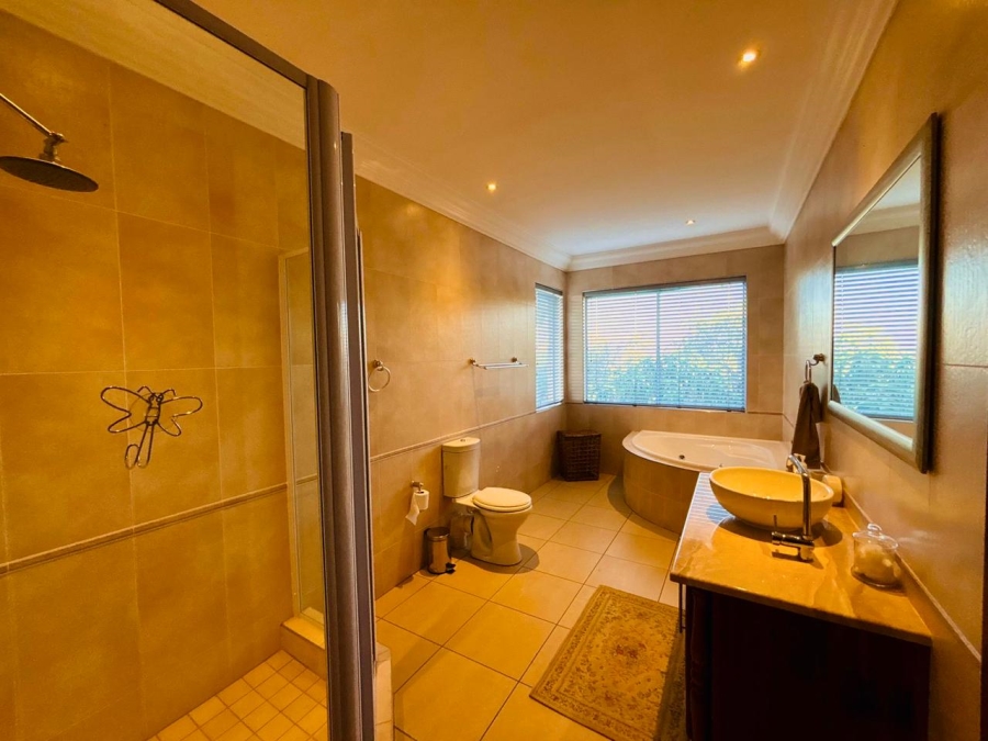 8 Bedroom Property for Sale in Poortview Gauteng