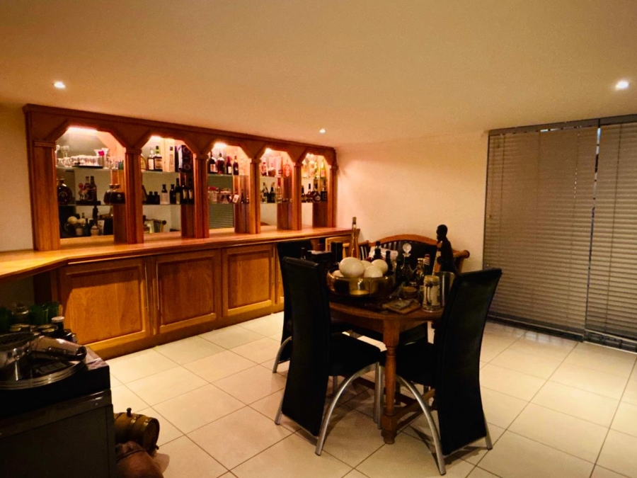 8 Bedroom Property for Sale in Poortview Gauteng