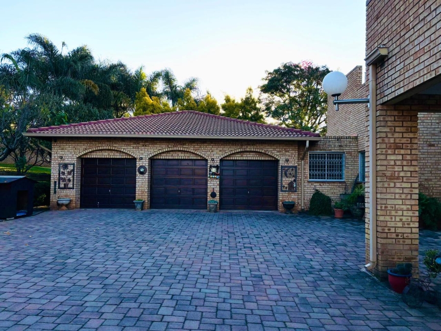 8 Bedroom Property for Sale in Poortview Gauteng