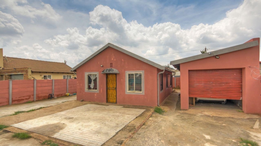 3 Bedroom Property for Sale in Lenasia Gauteng