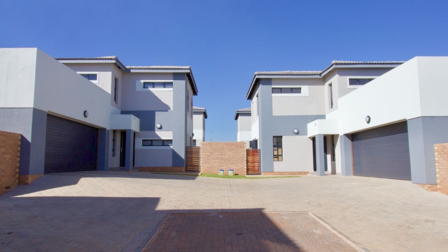 3 Bedroom Property for Sale in Rua Vista Gauteng