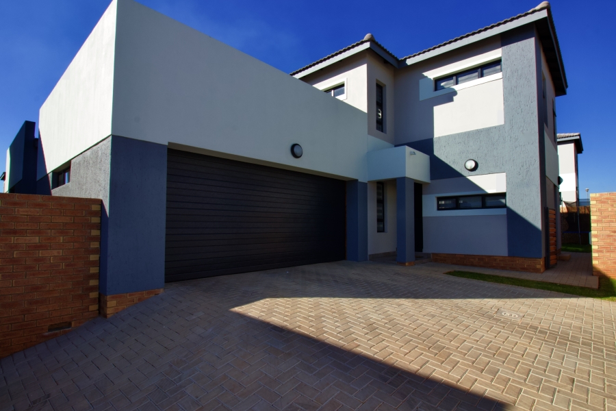 3 Bedroom Property for Sale in Rua Vista Gauteng