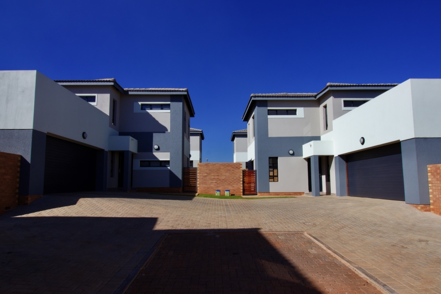 3 Bedroom Property for Sale in Rua Vista Gauteng