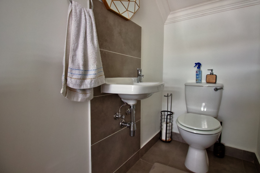 3 Bedroom Property for Sale in Rua Vista Gauteng