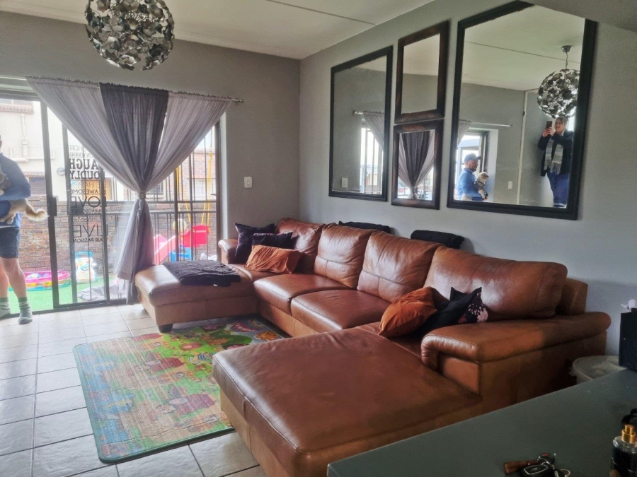 2 Bedroom Property for Sale in Sugar Bush Estate Gauteng