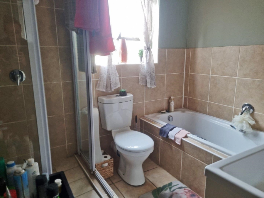2 Bedroom Property for Sale in Sugar Bush Estate Gauteng