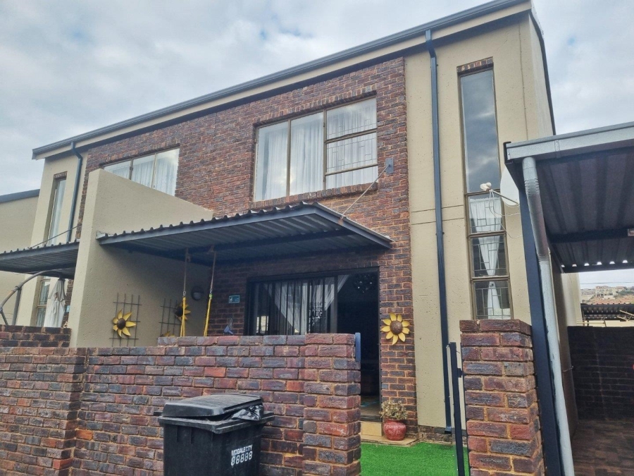 2 Bedroom Property for Sale in Sugar Bush Estate Gauteng