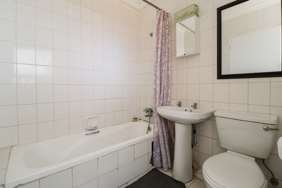 1 Bedroom Property for Sale in Bruma Gauteng