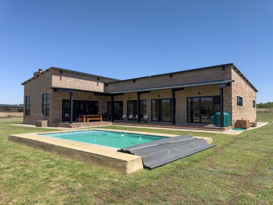 5 Bedroom Property for Sale in Blue Saddle Ranches Gauteng
