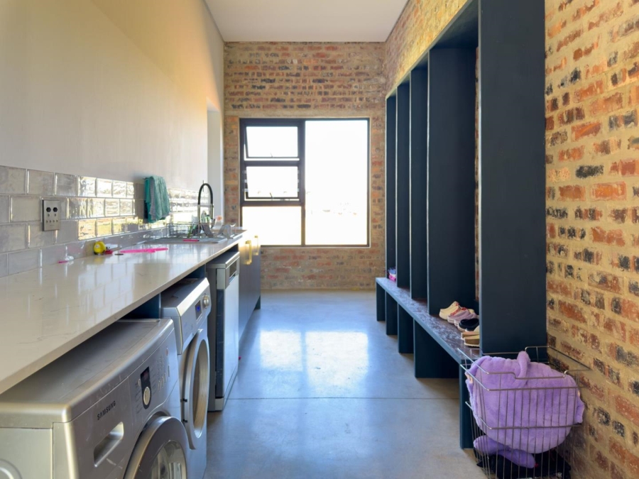 5 Bedroom Property for Sale in Blue Saddle Ranches Gauteng