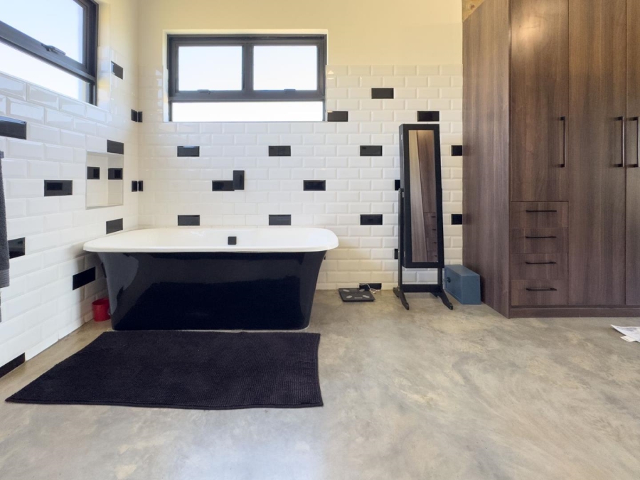 5 Bedroom Property for Sale in Blue Saddle Ranches Gauteng