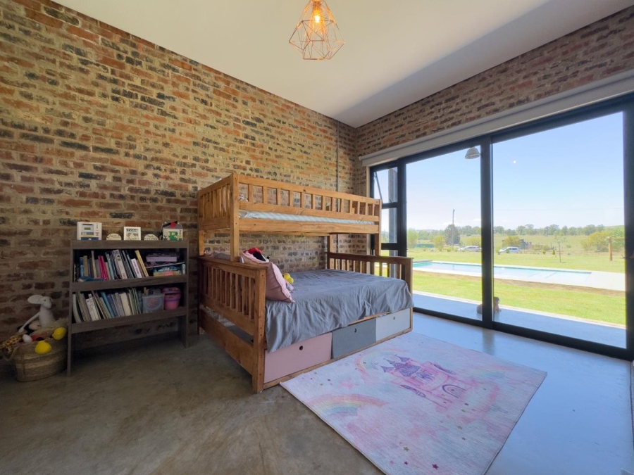 5 Bedroom Property for Sale in Blue Saddle Ranches Gauteng