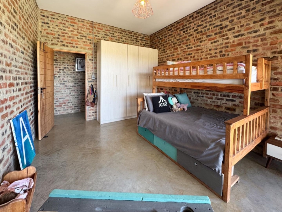 5 Bedroom Property for Sale in Blue Saddle Ranches Gauteng