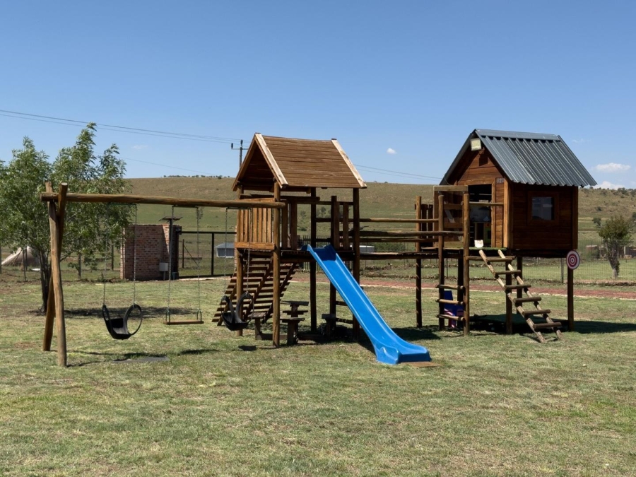 5 Bedroom Property for Sale in Blue Saddle Ranches Gauteng
