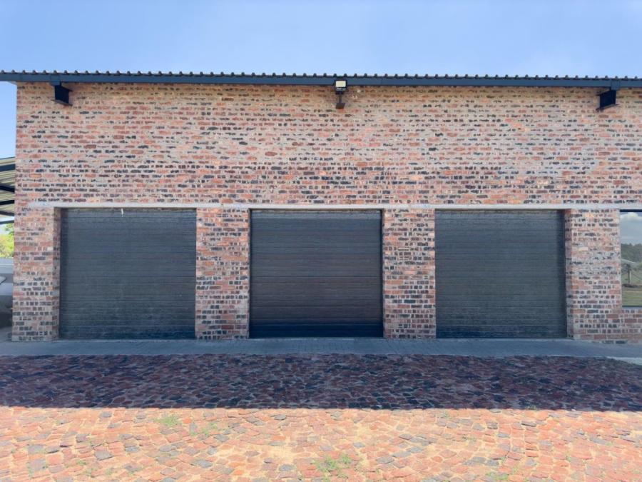 5 Bedroom Property for Sale in Blue Saddle Ranches Gauteng
