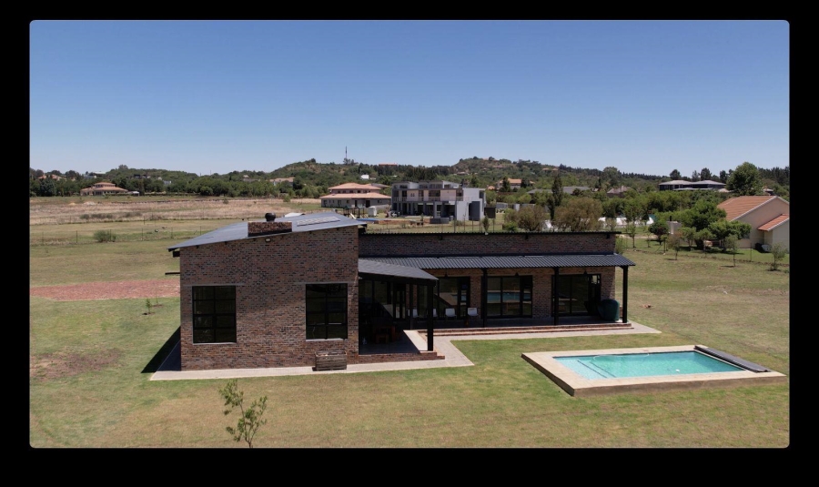 5 Bedroom Property for Sale in Blue Saddle Ranches Gauteng