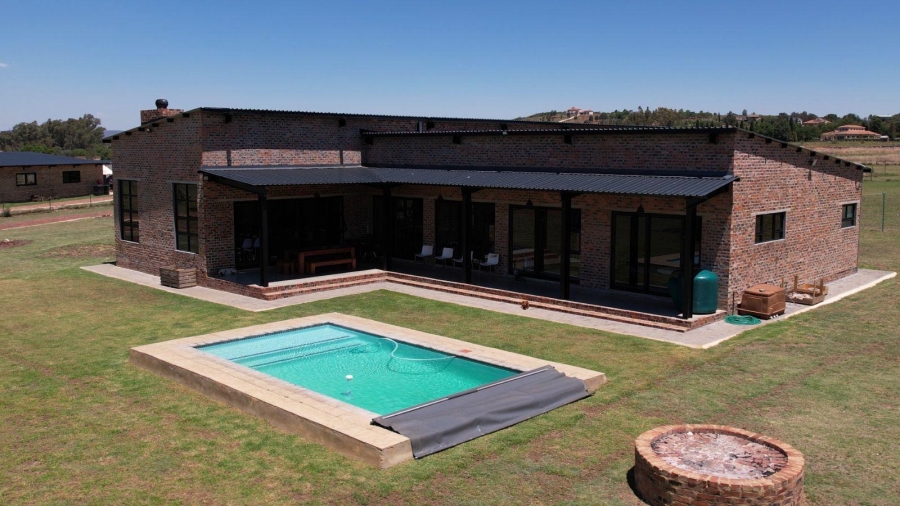 5 Bedroom Property for Sale in Blue Saddle Ranches Gauteng