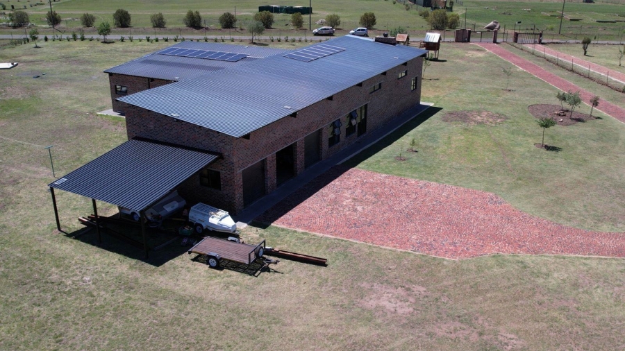 5 Bedroom Property for Sale in Blue Saddle Ranches Gauteng