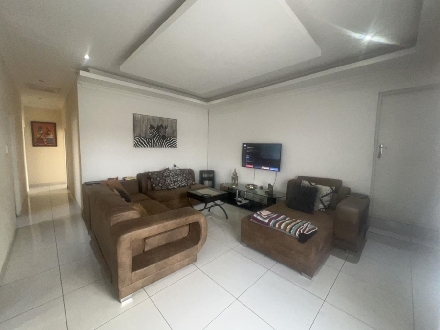 3 Bedroom Property for Sale in Wildtuinpark Gauteng